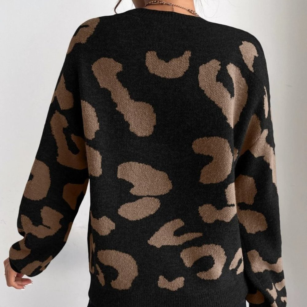 Black Preppy Womens Leopard Print Graphic Pattern Sweater - Picture 2 of 5